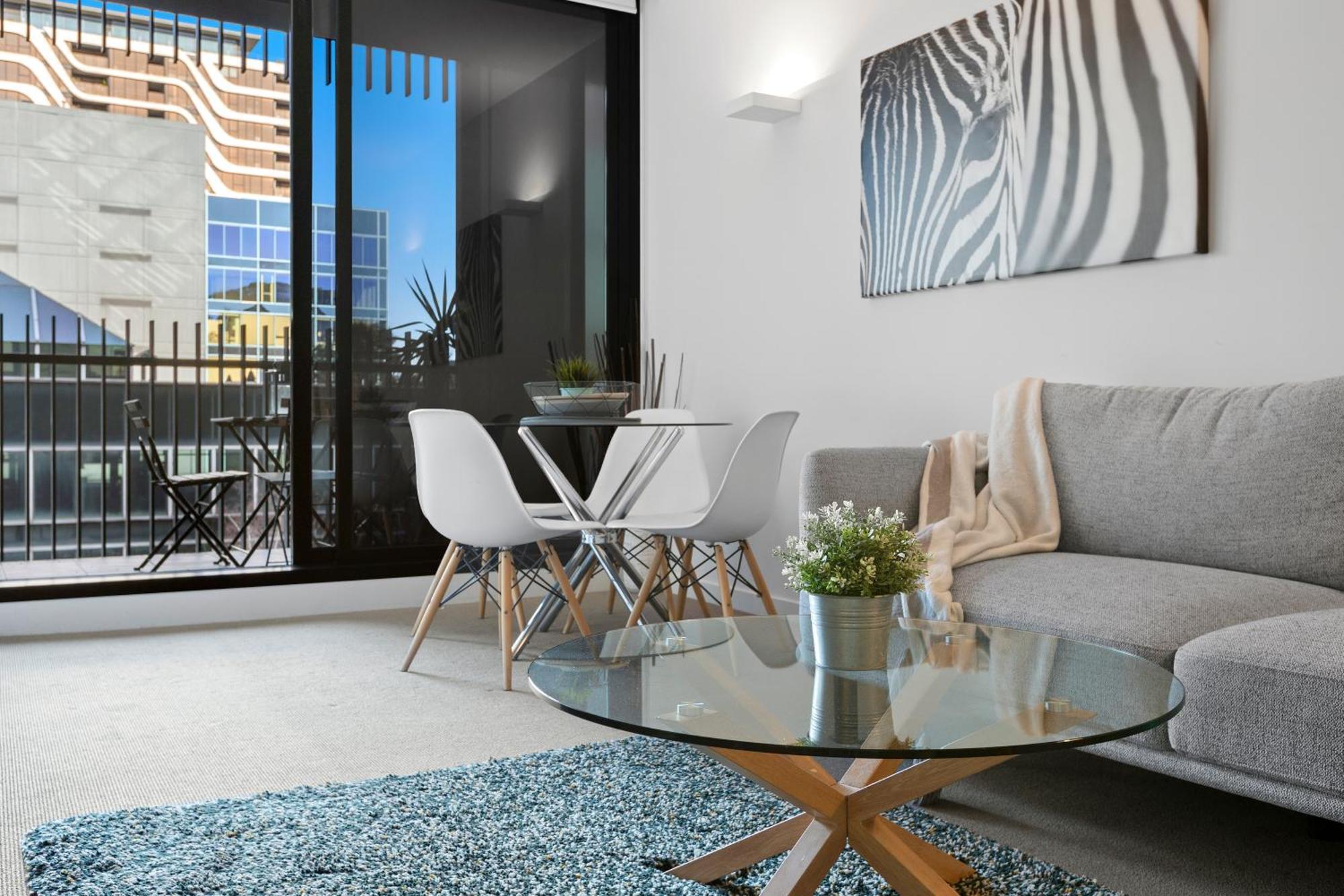 Complete Host Leopold Apartments Melbourne Room photo