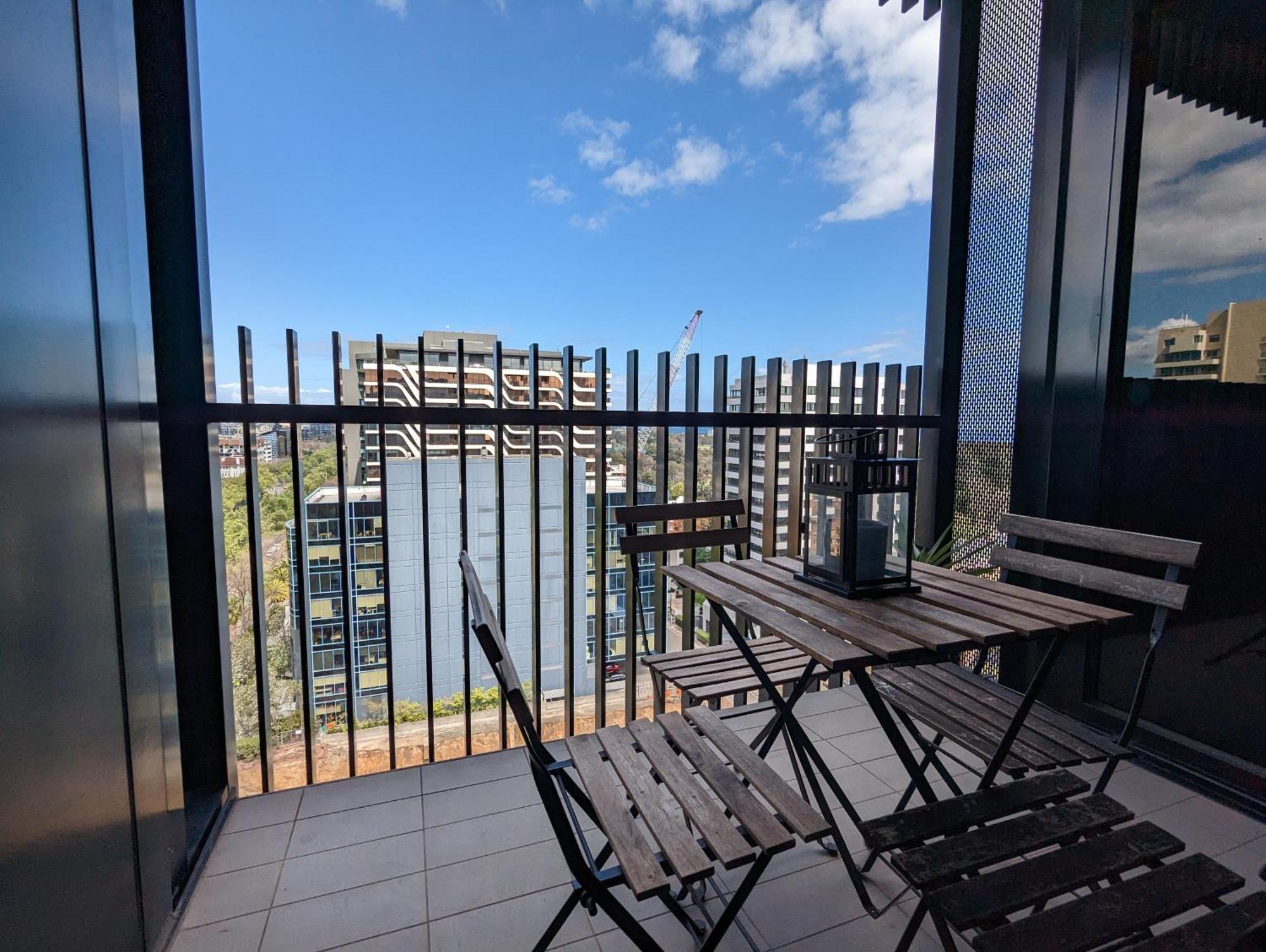 Complete Host Leopold Apartments Melbourne Room photo