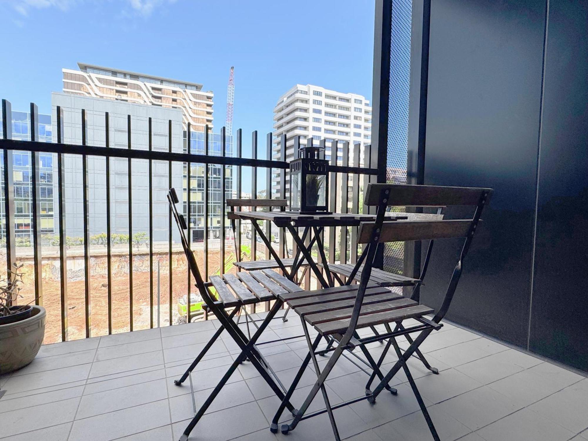 Complete Host Leopold Apartments Melbourne Room photo